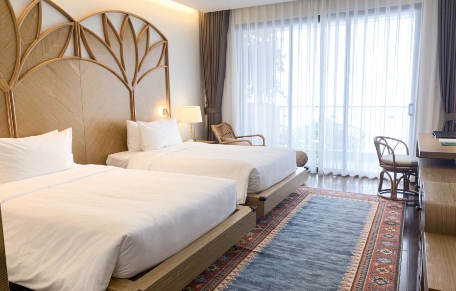 Phòng Deluxe Giường Đôi Với Ban Công và Tầm Nhìn Ra Núi