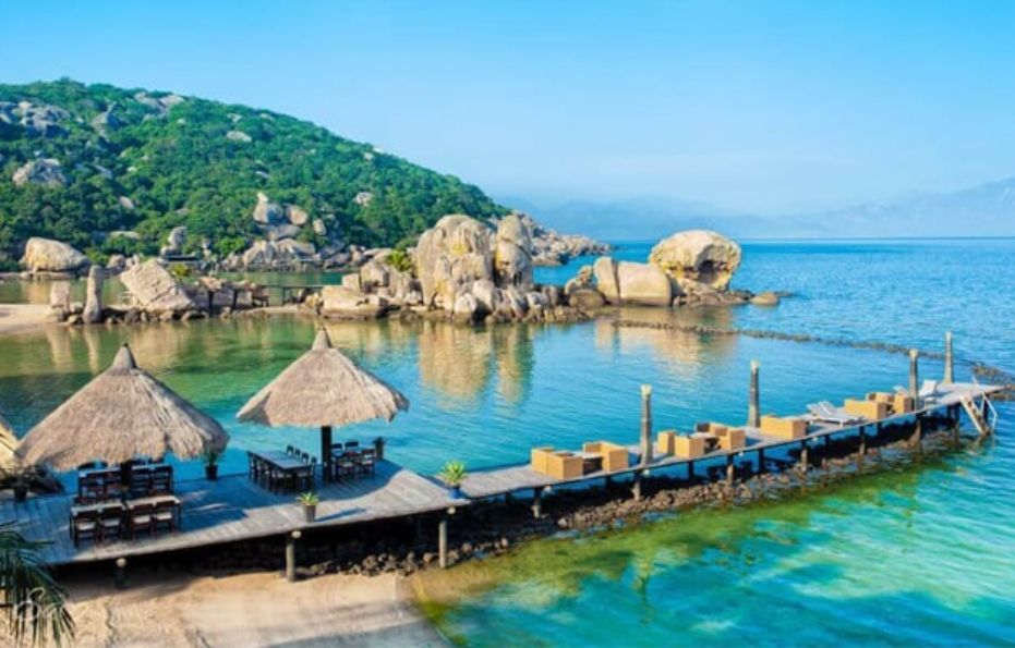 NGÀY 1: TP HỒ CHÍ MINH - ĐẢO BÌNH HƯNG – KDL SAO BIỂN – BÌNH HƯNG – BBQ HẢI SẢN (Ăn: Sáng, Trưa, Tối) 