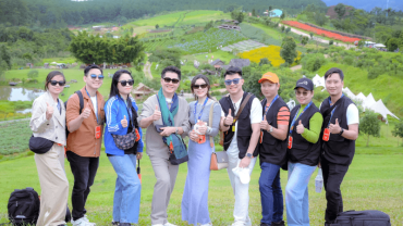 công ty du lịch tst