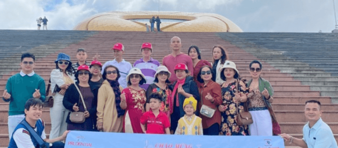 công ty du lịch zoomtravel