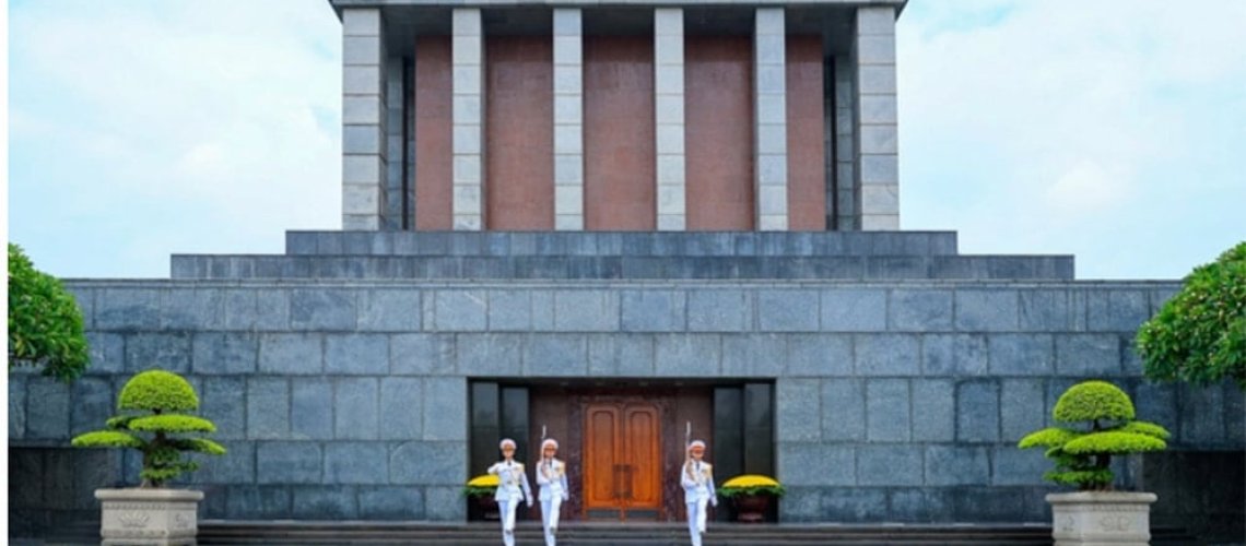 4. Tìm hiểu lịch sử & sự tích Lăng Chủ tịch Hồ Chí Minh