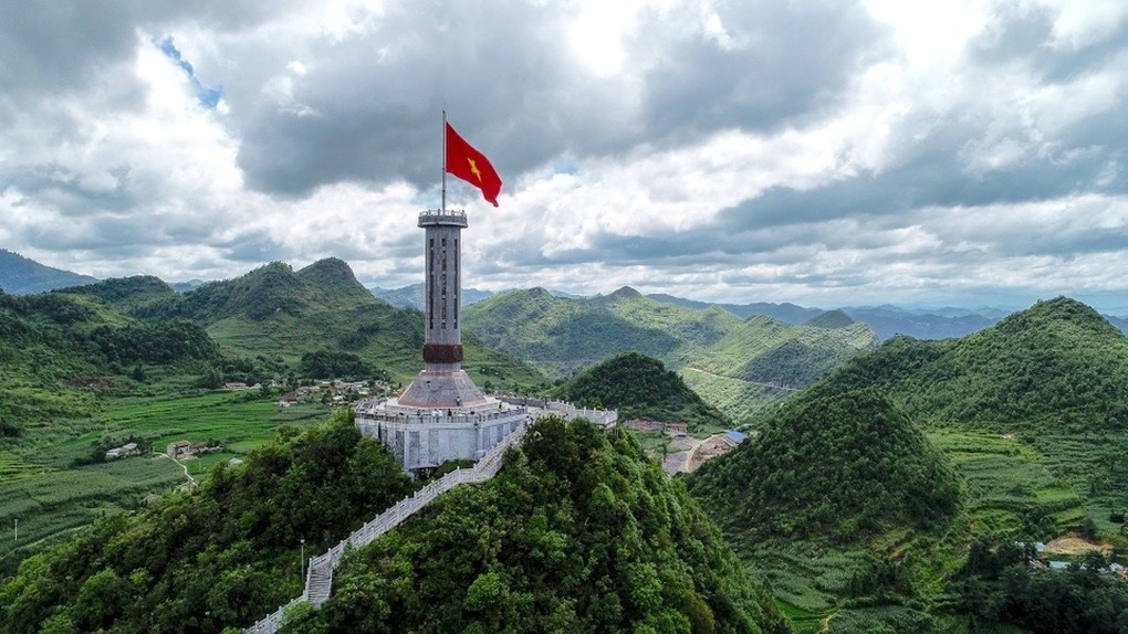 Cột Cờ Lũng Cú Ở Đâu