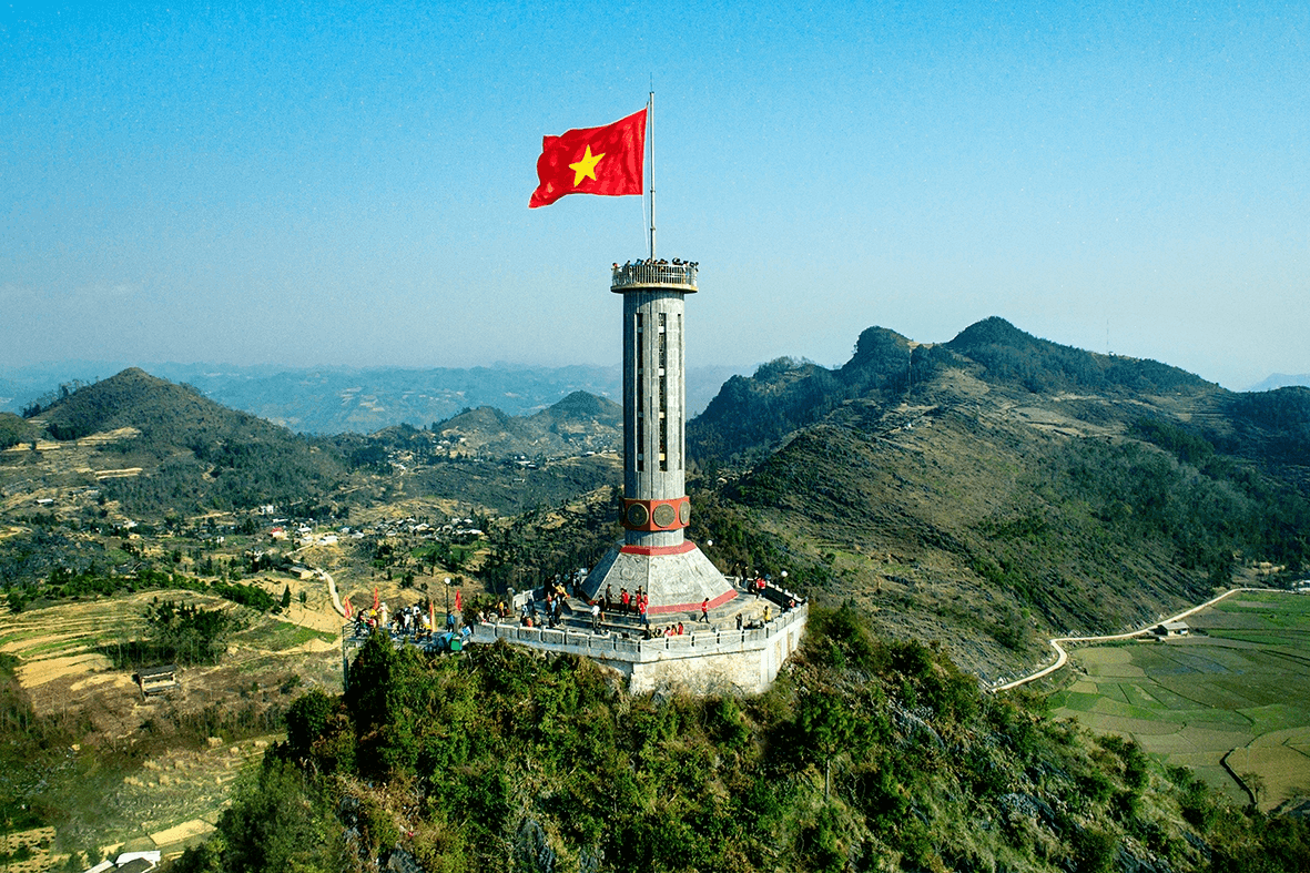 Top Những Địa Điểm Tham Quan Nổi Tiếng Quanh Cột Cờ Lũng Cú