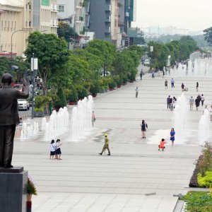 Phố Đi Bộ Nguyễn Huệ Ở Đâu