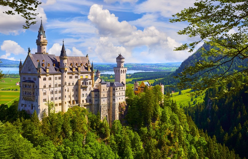 Đức Nổi Bật Với Lâu Đài Cổ Tích, Thành Phố Hiện Đại Và Văn Hóa Đặc Trưng Châu Âu
