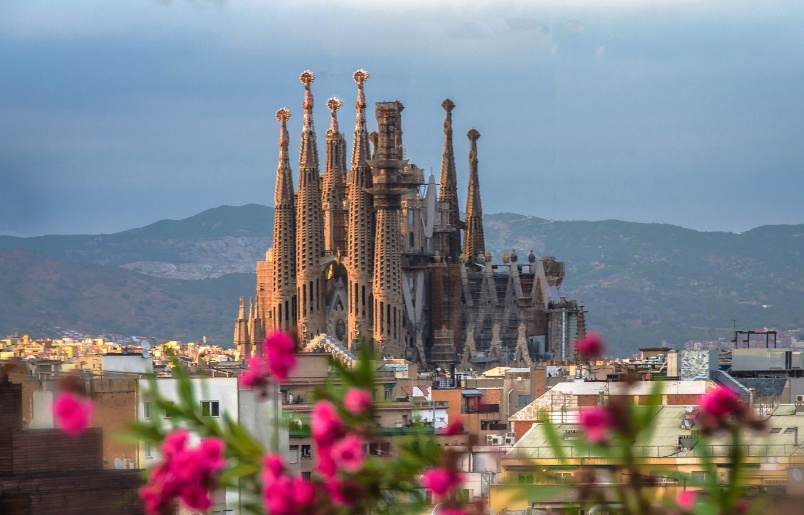 Barcelona sôi động dưới nắng hè Tây Ban Nha Barcelona Sôi Động Dưới Nắng Hè Tây Ban Nha