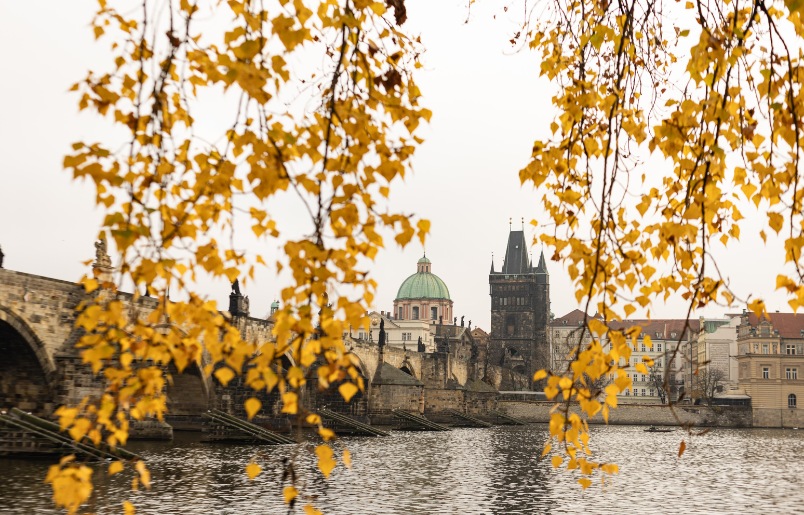 Phố Cổ Prague Đẹp Như Tranh Sơn Dầu.
