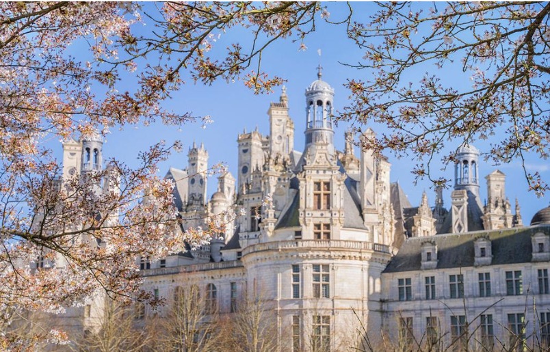 Lâu đài cổ kính giữa khung cảnh mùa xuân ở thung lũng Loire Lâu Đài Cổ Kính Giữa Khung Cảnh Mùa Xuân Ở Thung Lũng Loire