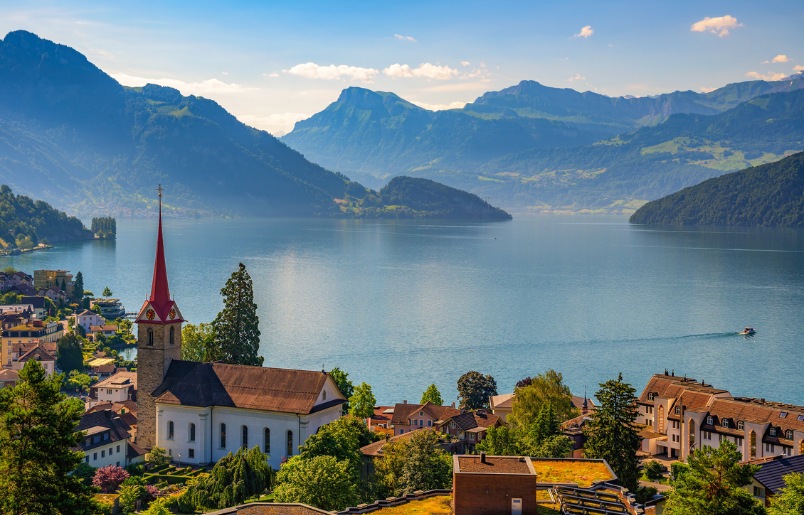 Hồ Lucerne thơ mộng bên Hồ Lucerne Thơ Mộng Bên