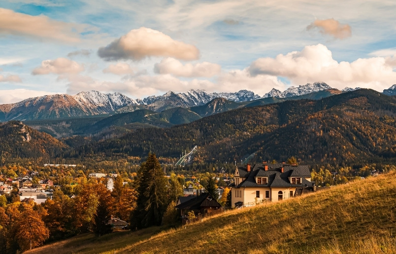 Zakopane Mùa Thu Với Núi Tatras Và Những Cánh Rừng Chuyển Màu.